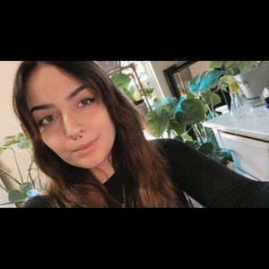 Meet your Posher, Maya